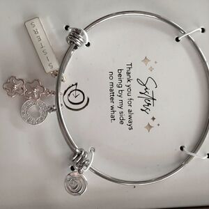 NWT Sisters Charm Bracelet  